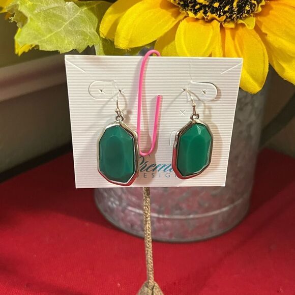Premier Designs Elegant Green  & Silver Fishhook Earrings #PDER1 - Picture 5 of 5